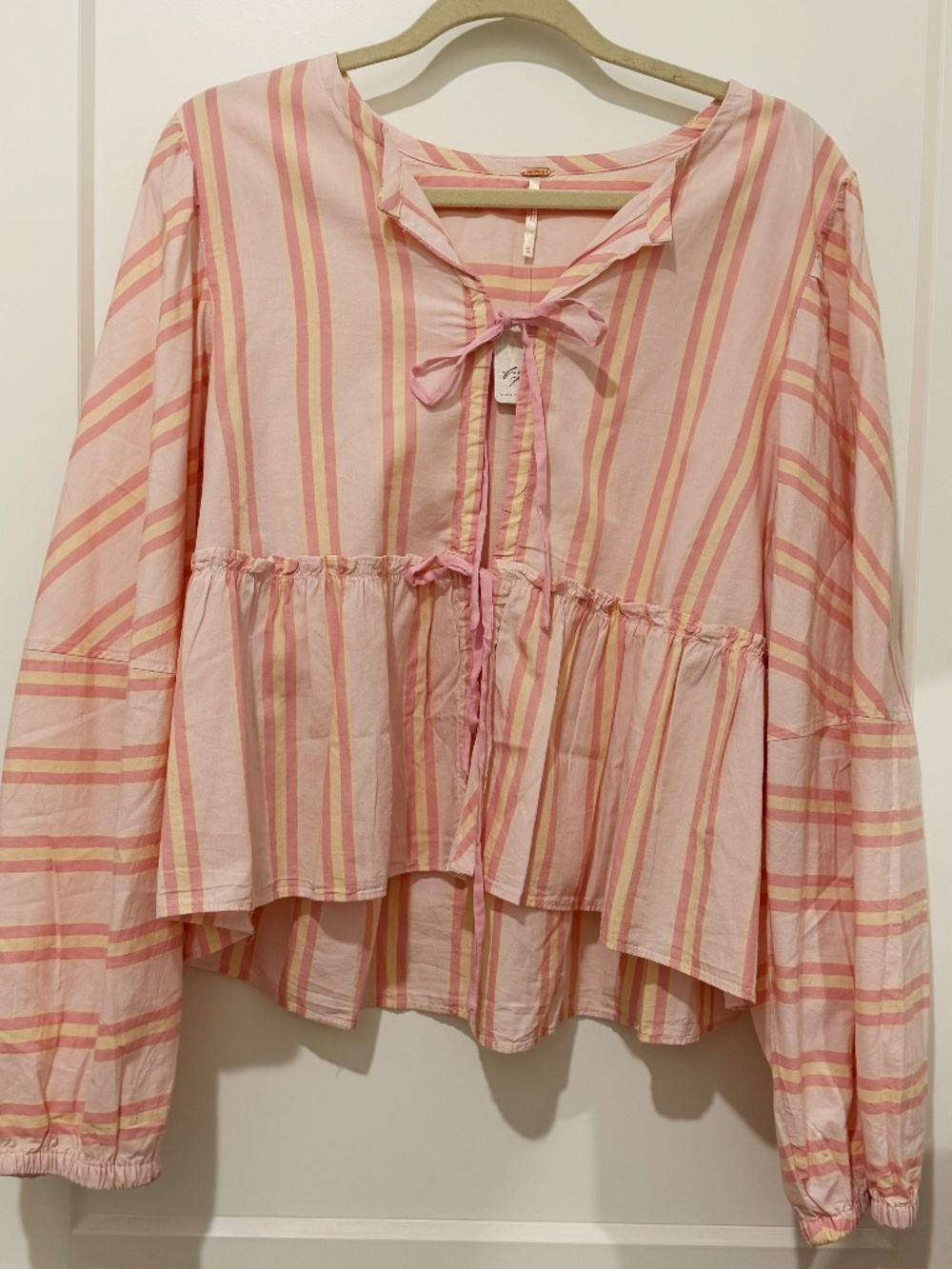 FREE PEOPLE BRUNCH BABE TOP (PINK) L